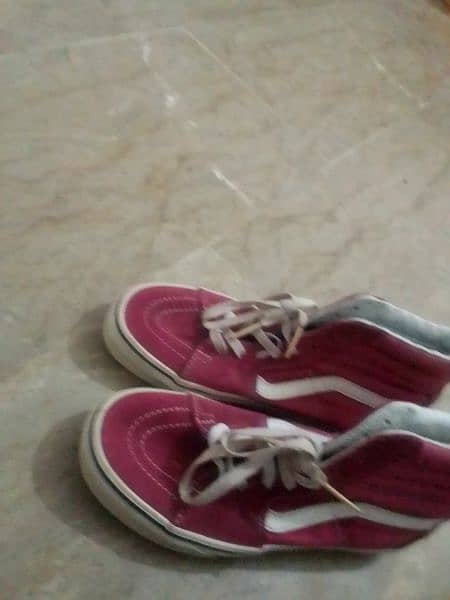 original vanz at low rate because of urgent money 3