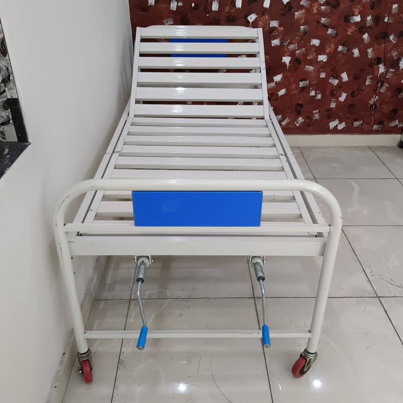 Manufacture Hospital Furniture Medical Bed Patient Bed Surgical Bed 1