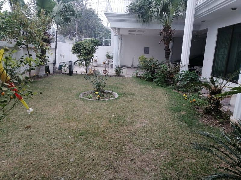Crescent Boys Hostel in Faisal Town and Model Town ext 6