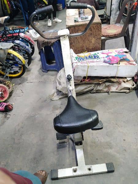 Gym Exercise Cycle with handle shock 6