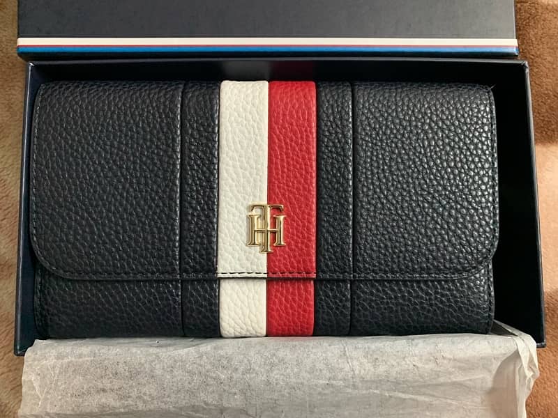 Tommy hilfiger clutch for sale 1