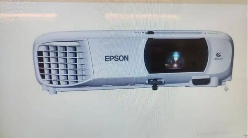 Brand New Epson Projector Latest Model EB-E01 With All Accessories 0