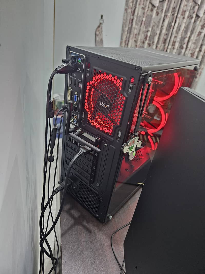 Gaming PC i7 with RGB casing & Fans 3