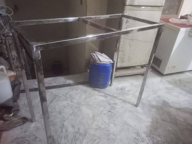 2 stainless steel stands 1