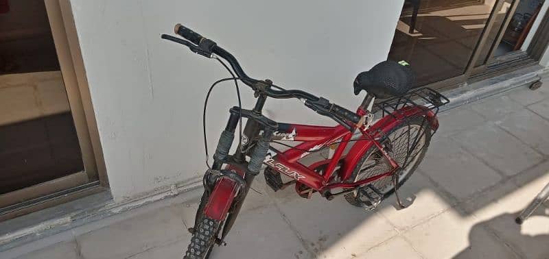 Boys cycle available in Good condition 1