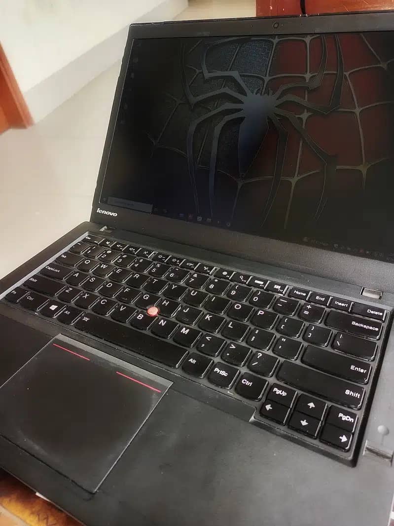 Lenovo ThinkPad T440s ---- Core i7 4th gen 4