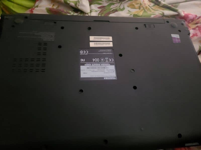 Toshiba Satellite i3 , 4th Generation,  8 Ram & 256 SSD 1