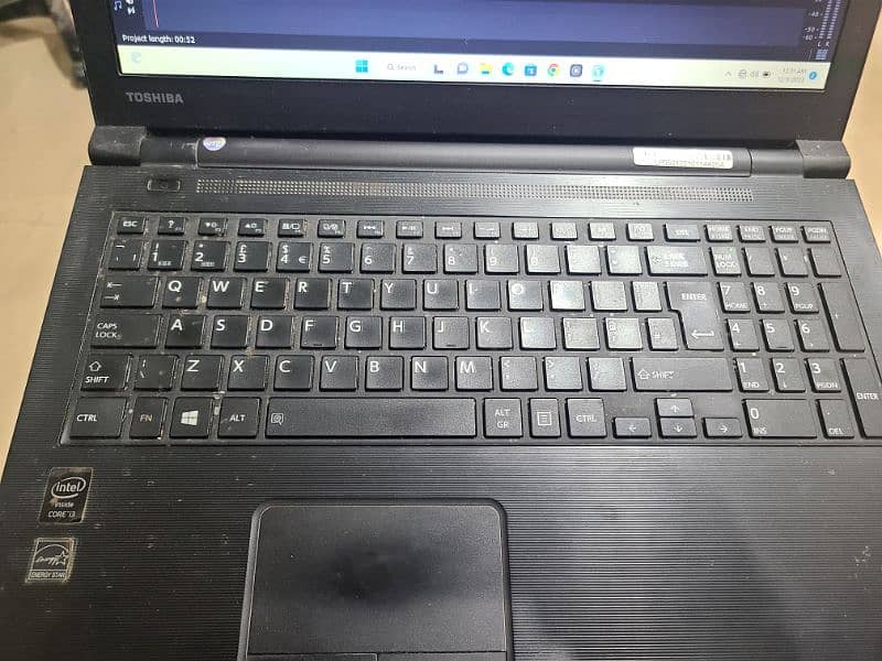 Toshiba Satellite i3 , 4th Generation,  8 Ram & 256 SSD 3