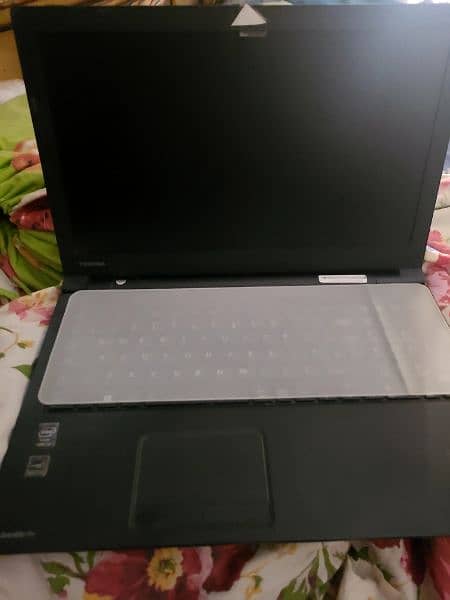 Toshiba Satellite i3 , 4th Generation,  8 Ram & 256 SSD 5