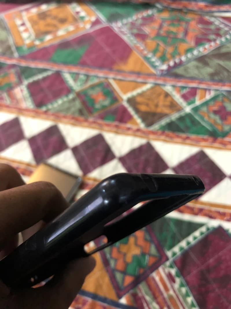 Sony Xperia 1 2, screen 10/10 prtctor broke, best for photos 8/128 13