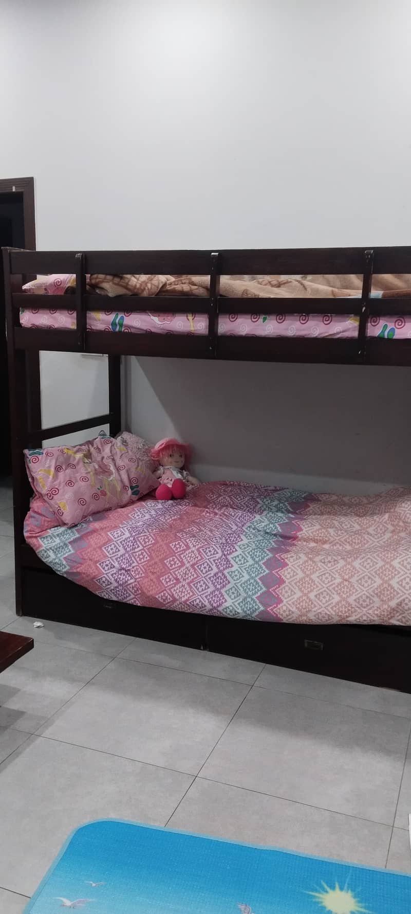 Bunk bed - clean and less used. with 2 matress 1