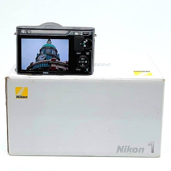 Nikon 1 J1 Mirrorless New Camera with 10-30mm VR & 30-110mm VR Lenses 4