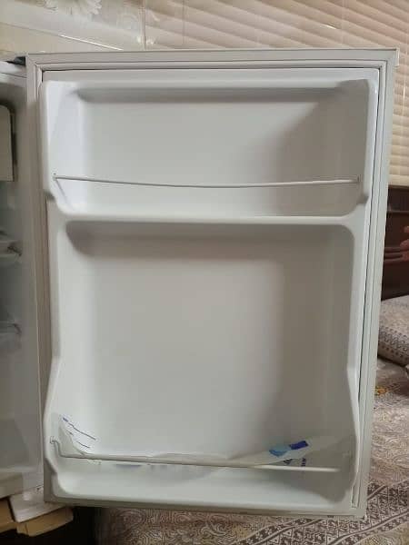 Haier Mini Refrigerator 3