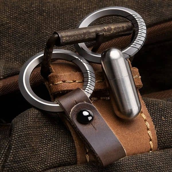 Titanium key ring with genuine leather strap 1