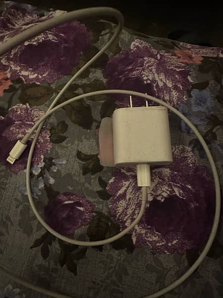 Iphone charger hai 10/10 with cable 0