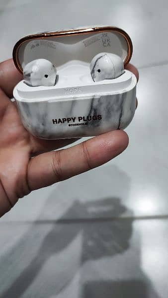 Airport happy plugs 9