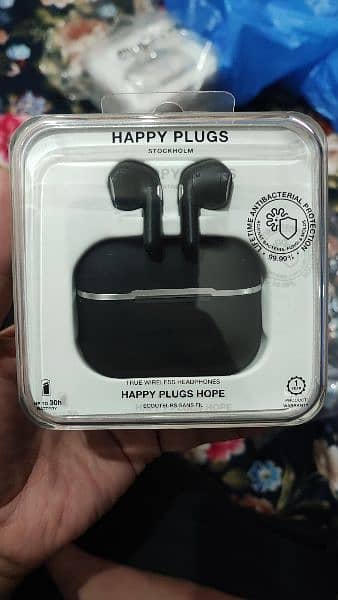 Airport happy plugs 14