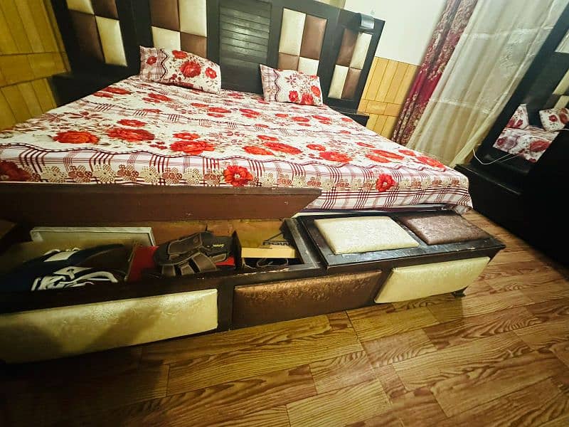 wooden king bed,side tables 2