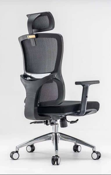 any office chairs available contact on WhatsApp 3