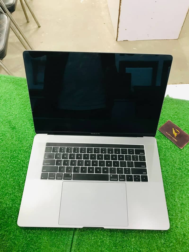 Apple MacBook Pro 2017 Ci7 With Touch Bar And Touch ID 16/512 2