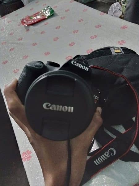 Canon EOS Rebel T5 4