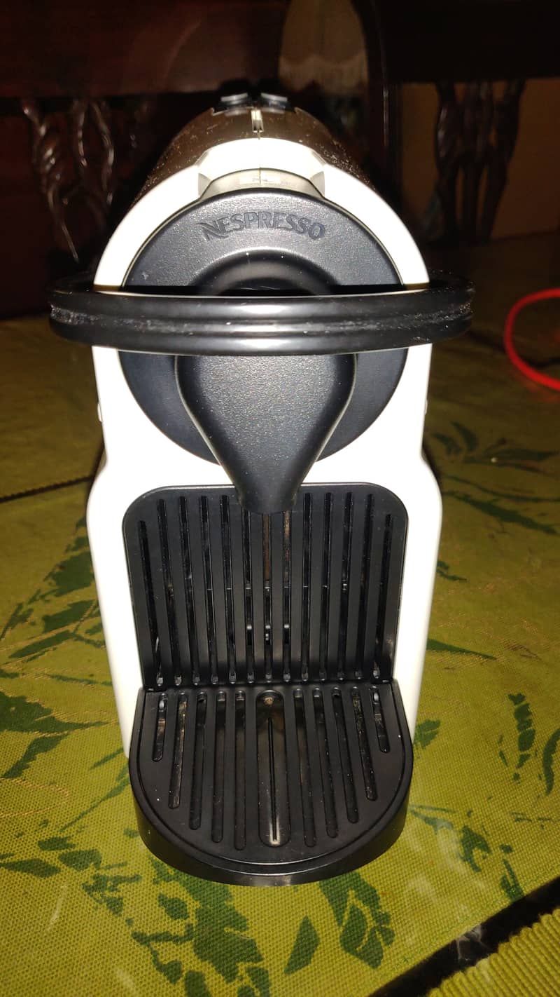 Nespresso Inissia Coffee Machine 0