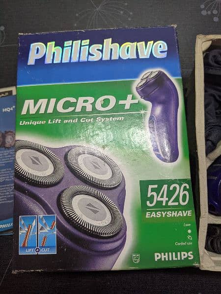 Philishave

MICRO+

HQ4*

Unique Lift and Cut System 5
