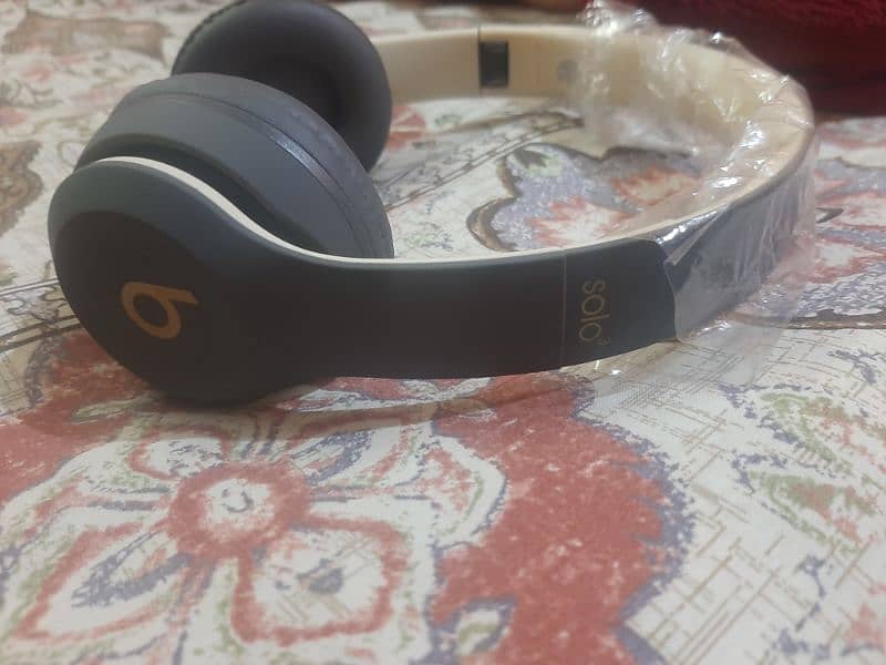 Beats Solo 3 Headphone 6