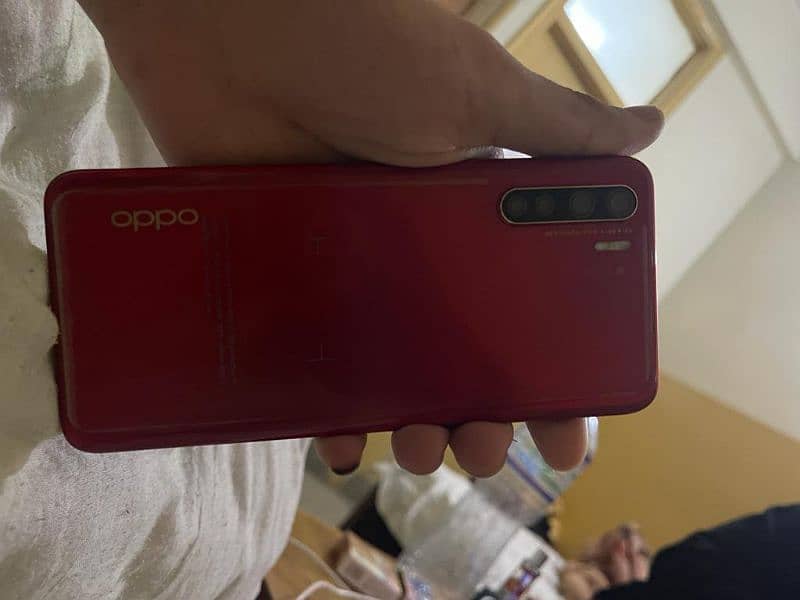 Oppo F15 0