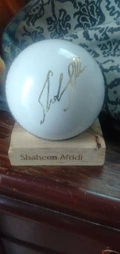 Shaheen shah Afridi pepsi signed cock ball with stand for rs 5000