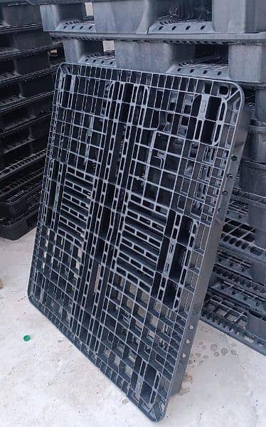 used pallet plastic wooden 1