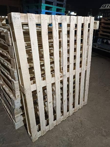 used pallet plastic wooden 2