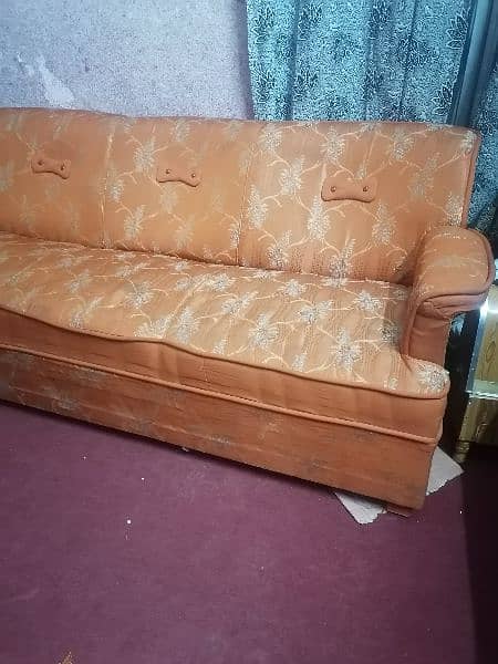 Imported sofa set in good condition urgent for sale 0