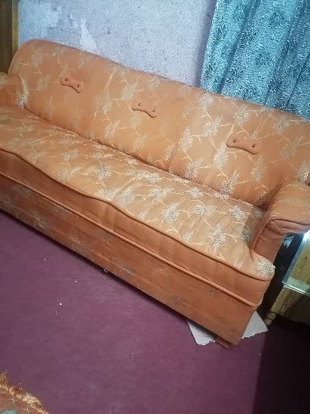 Imported sofa set in good condition urgent for sale 1