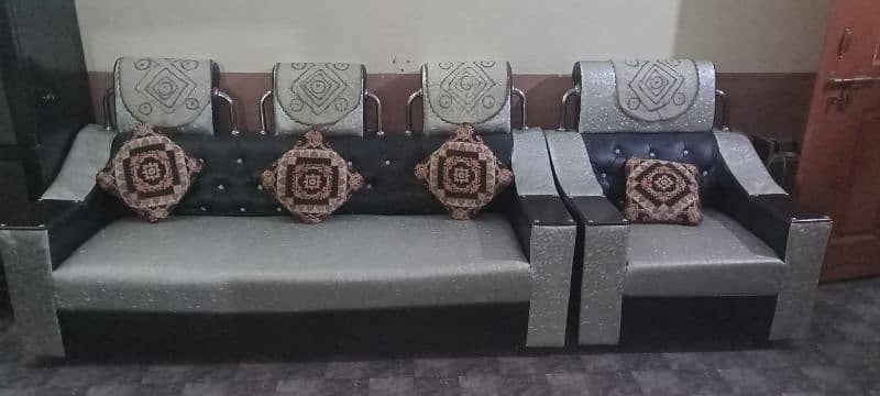 A set of sofa with good quality 2