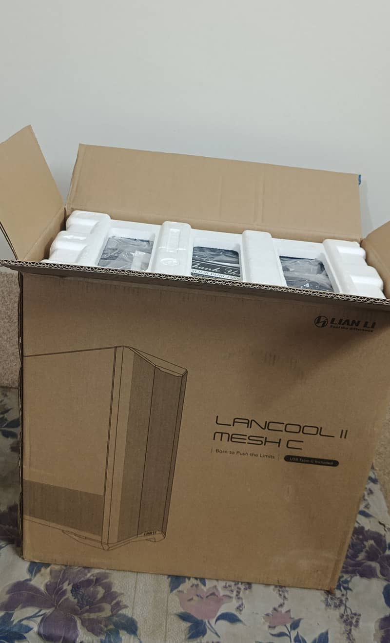 Lian Li lancool II RGB Mesh usbC case + Thermaltake 750W 80+ Gold PSU 3