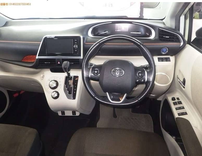 Toyota sienta 2018 G for sale 2