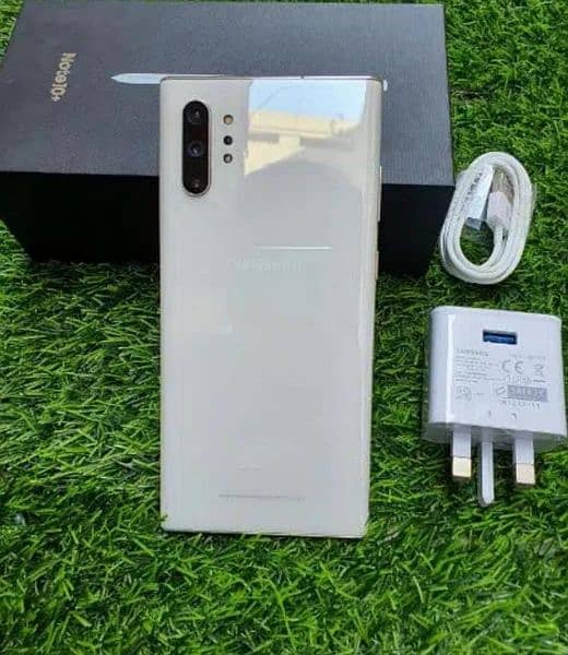 samsung-galaxy-note-10-plus-mobile-phones-1081203894