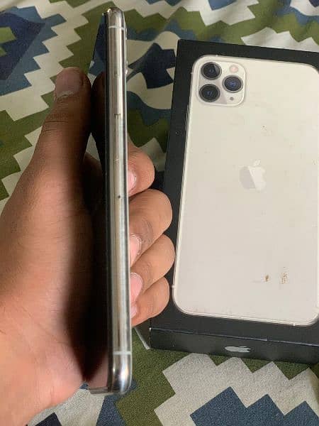 iphone 11 pro max 512gb PTA approved with box 6