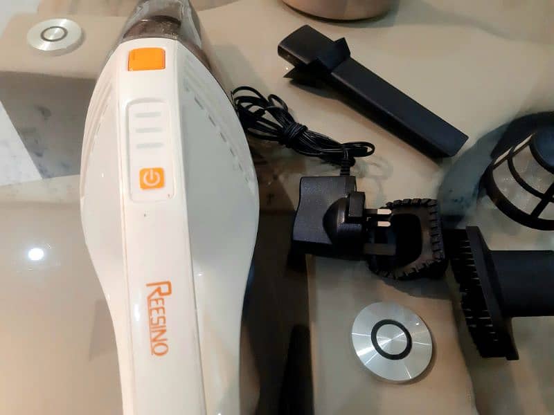 Reesino Wireless Vacuum 1