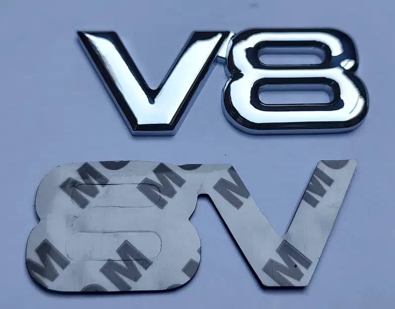 V8 land cruiser -  V8 Chrome Rear Badge (v8 Manogram) 2