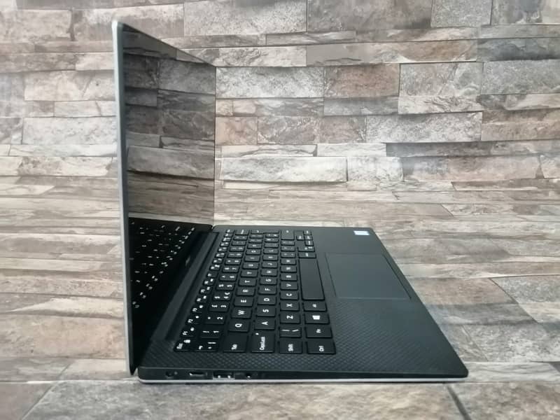 Dell XPS 13 9360 Ultra Hi End 13.3″ FHD  Core i5 7th Gen 256GB 8GB 7