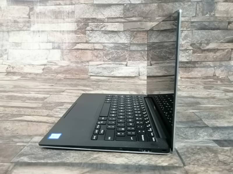 Dell XPS 13 9360 Ultra Hi End 13.3″ FHD  Core i5 7th Gen 9