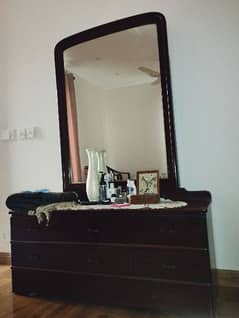 Dressing table with Mirror.