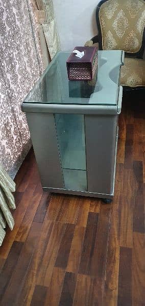 TV trolley with glass top and  front glass door 2