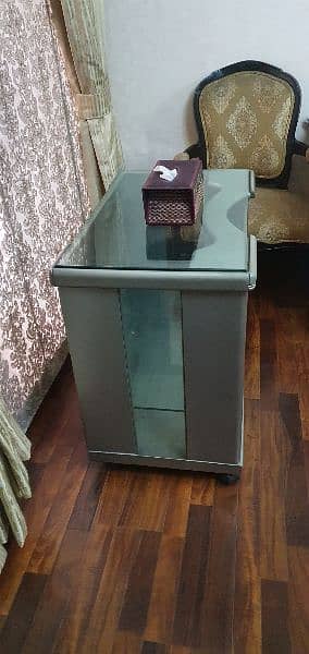 TV trolley with glass top and  front glass door 3