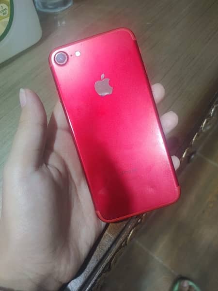 Iphone 7 128 gb PTA approved with box and charger 0