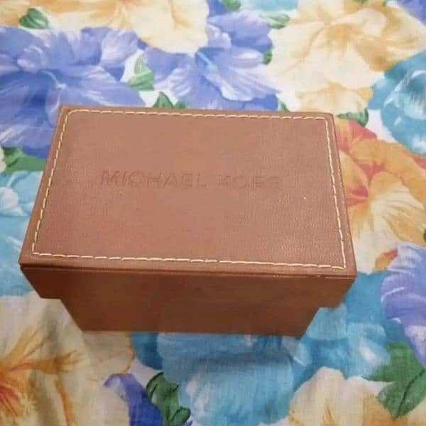 Preloved Michael Kors watch, real semi-precious stones 2