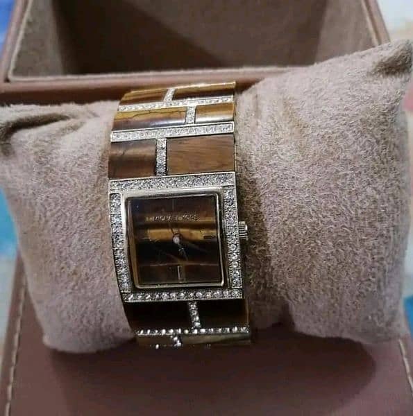Preloved Michael Kors watch, real semi-precious stones 3