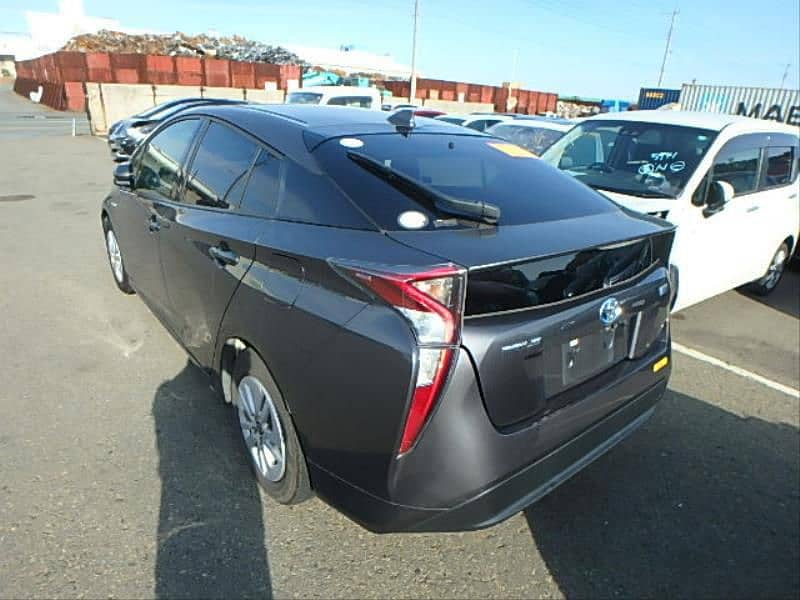 PRIUS 2018/22 REJISTERED VERY GOOD CAR BETTER THAN AXIO COROLLA CIVIC 2